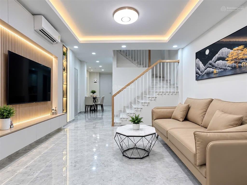 Hẻm 7b thành thái quận 10 hẻm xe hơi, 30m2 3 tầng 4 phòng ngủ, kế bên đh bách khoa, svđ phú thọ