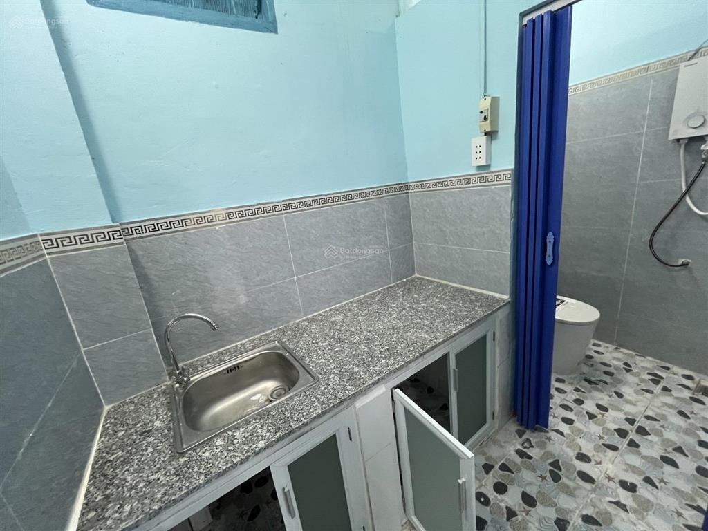 Nhà 2 tầng 28.3m2 lý thái tổ, cư xá đường sắt phường 1 quận 3 5m ra hẻm xe hơi và 100m ra vòng xoay