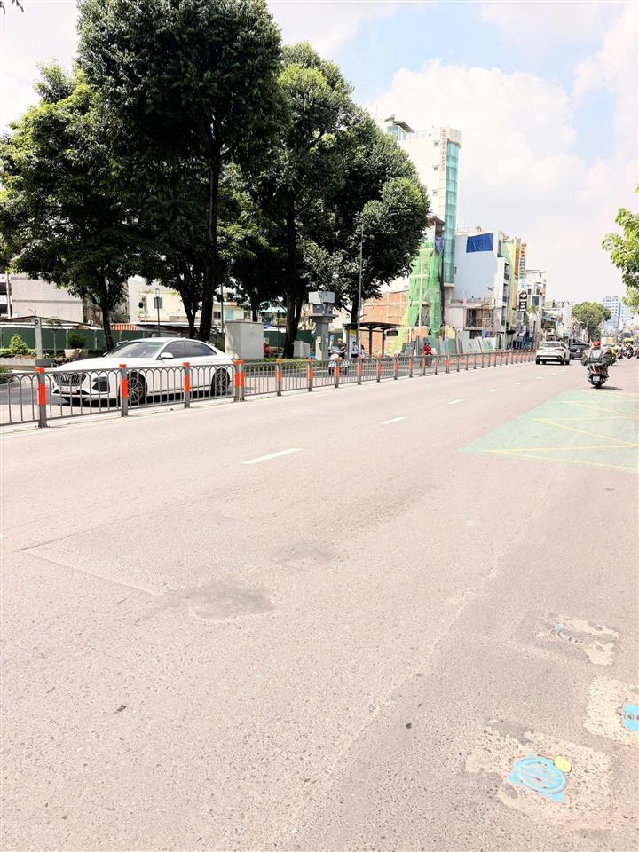 Mặt tiền lý thái tổ quận 3  3 tầng  kd có vỉa hè  vị trí tuyệt đẹp ngay công viên giọt nước
