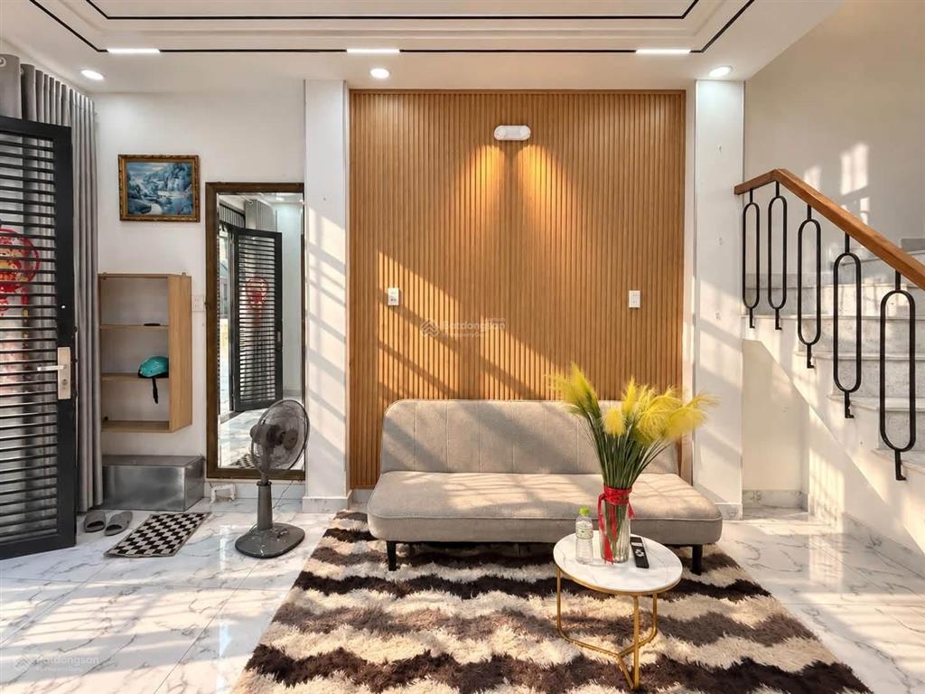 Sát quận 1  hẻm ô tô đ. lê văn duyệt, đinh tiên hoàng cũ, phường 1, bình thạnh  43m2 2 tầng