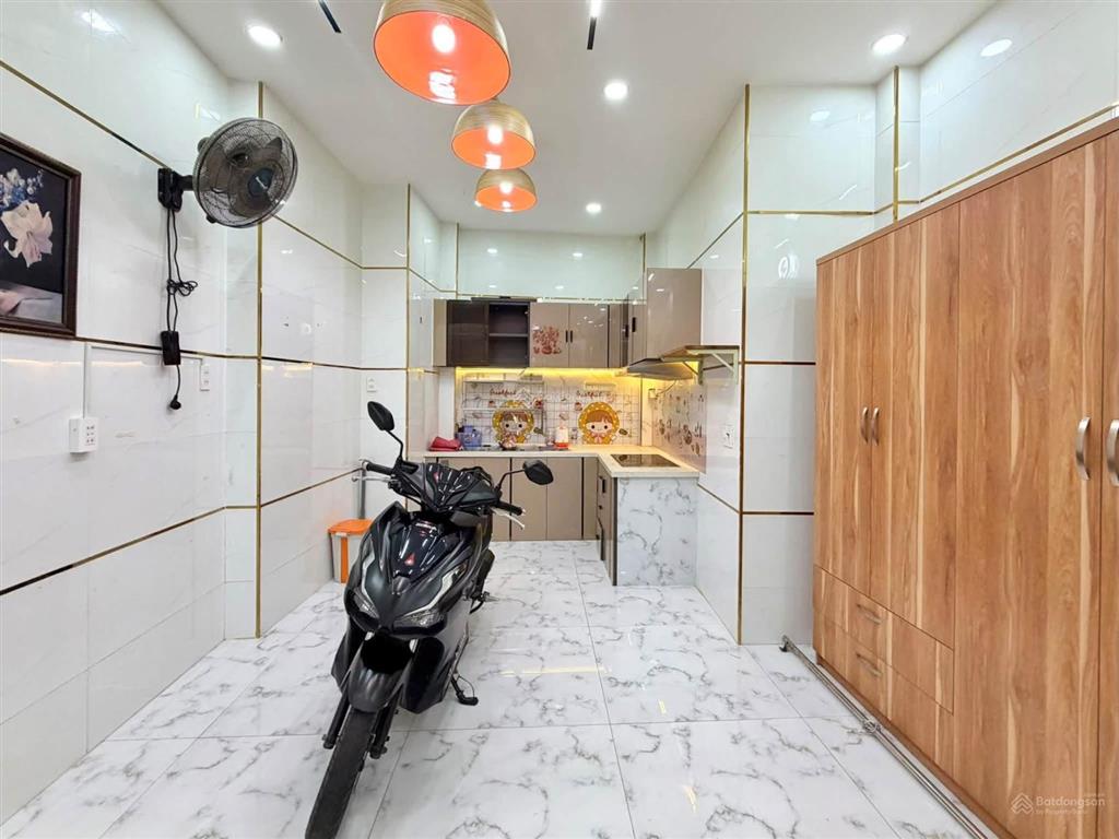 Sát quận 1  hẻm ô tô đ. lê văn duyệt, đinh tiên hoàng cũ, phường 1, bình thạnh  43m2 2 tầng