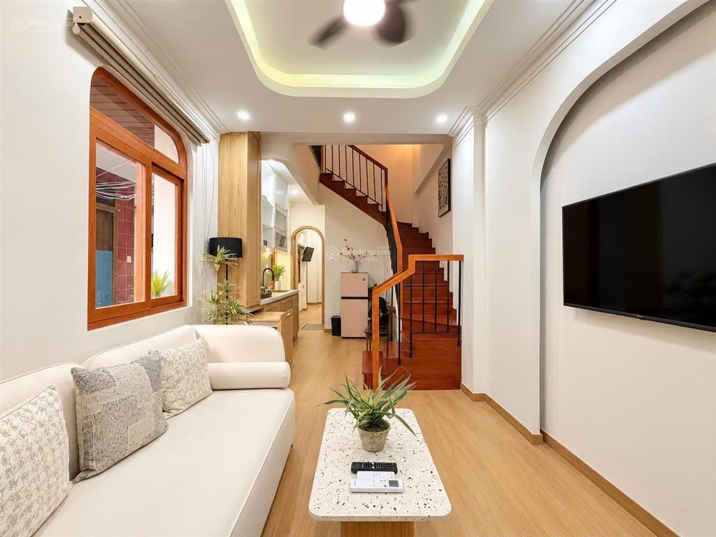 Nhà phố quận 1  2 tầng vị trí hồ hảo hớn  gần trần hưng đạo bùi viện chợ cô giang 42m2 dtsd 83m2