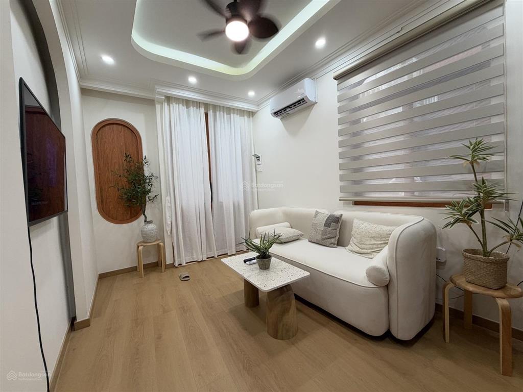 Nhà phố quận 1  2 tầng vị trí hồ hảo hớn  gần trần hưng đạo bùi viện chợ cô giang 42m2 dtsd 83m2