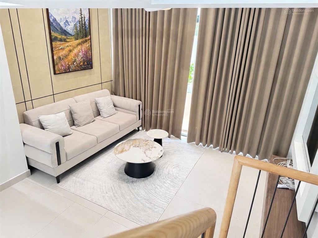 Nhà đẹp 4 tầng  full nội thất cao cấp, có gara ô tô, gần nguyễn thị định
