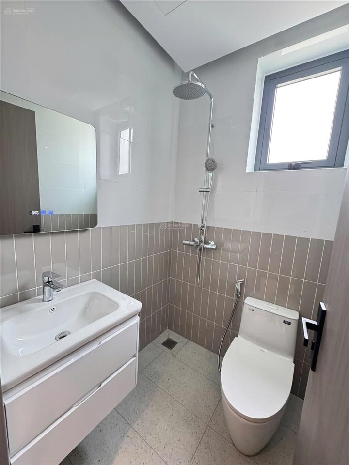 Nhà đẹp 4 tầng  full nội thất cao cấp, có gara ô tô, gần nguyễn thị định