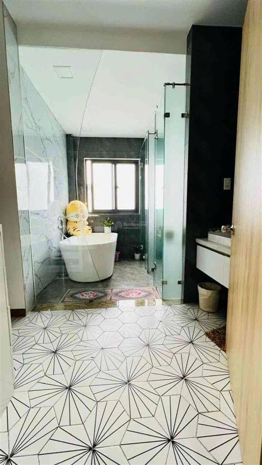 Nhanh tay deal tốt  giá hời  sắp chốt giảm 600tr nhà đẹp 5 tầng trung tâm quận 2