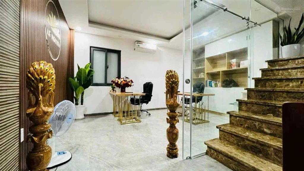 Nhanh tay deal tốt  giá hời  sắp chốt giảm 600tr nhà đẹp 5 tầng trung tâm quận 2
