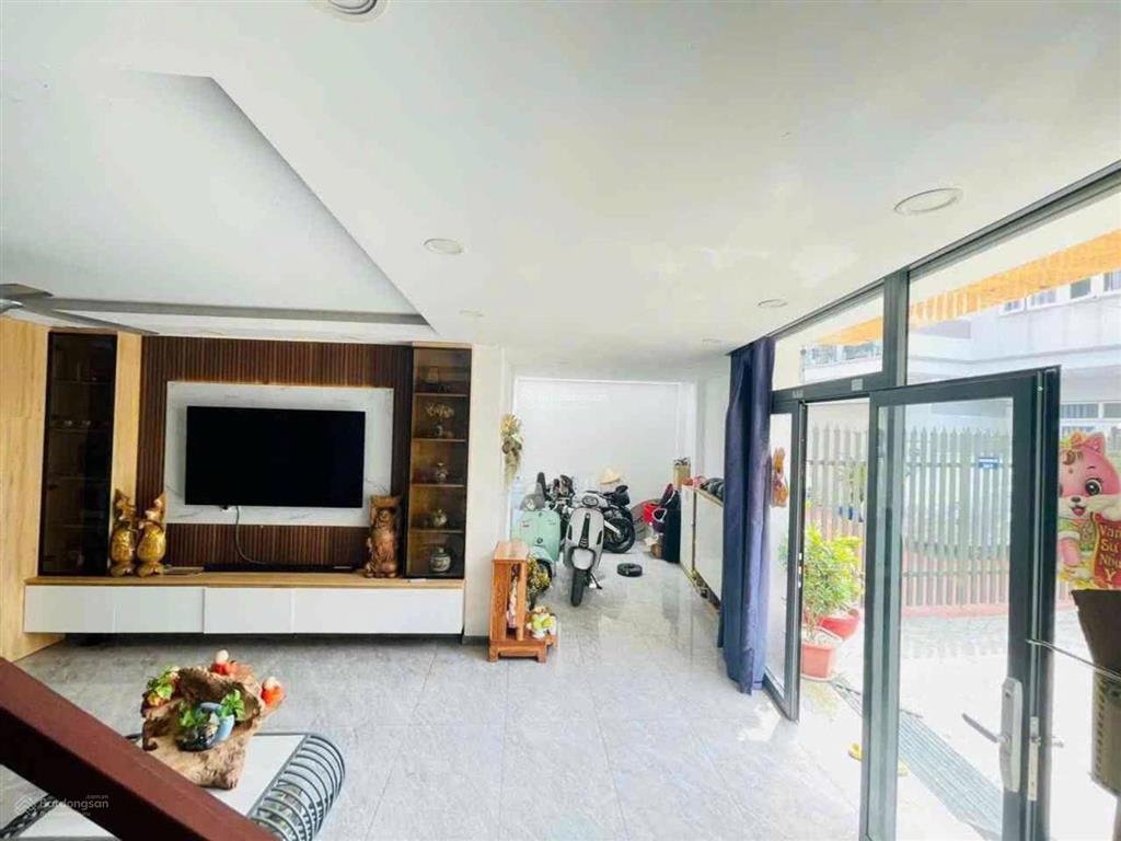 Nhanh tay deal tốt  giá hời  sắp chốt giảm 600tr nhà đẹp 5 tầng trung tâm quận 2