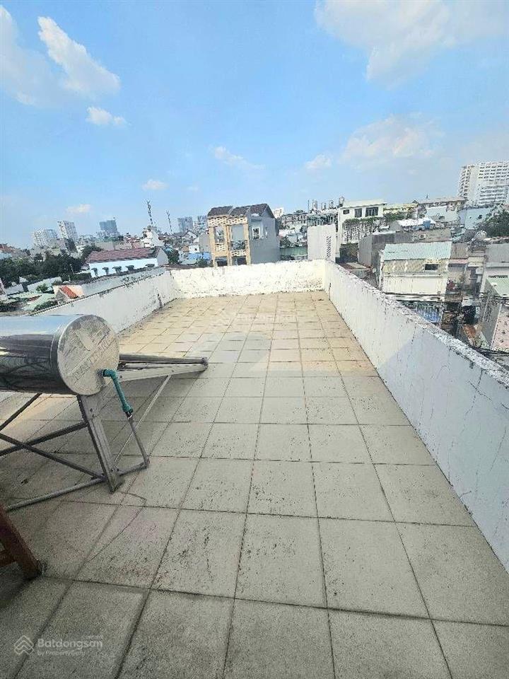 Nhà mtkd đa ngành nghề phường linh tây cũ. cách phạm văn đồng 100m. giá 9 tỷ thương lượng