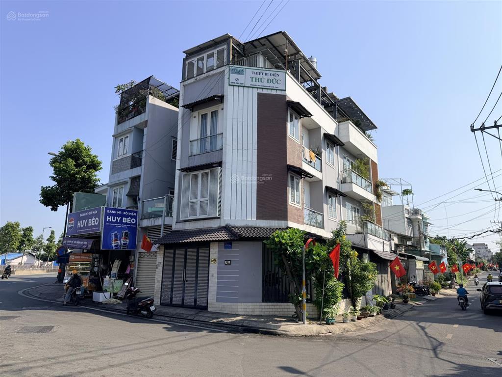 Nhà mtkd đa ngành nghề phường linh tây cũ. cách phạm văn đồng 100m. giá 9 tỷ thương lượng