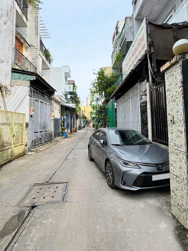 Bán nhà 1 trệt 2 lầu hẻm xe hơi 5m gần CVPM Quang Trung Q12