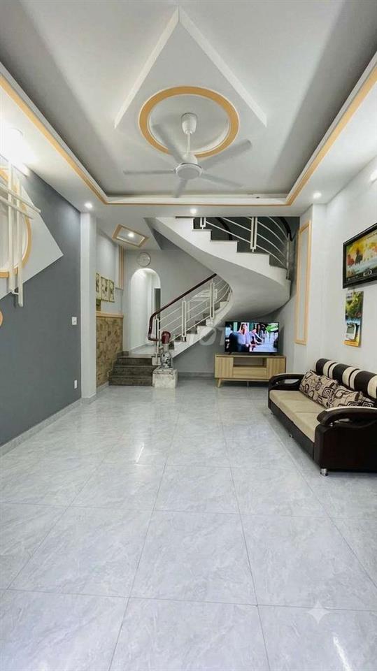 Bán nhà 1 trệt 2 lầu hẻm xe hơi 5m gần CVPM Quang Trung Q12