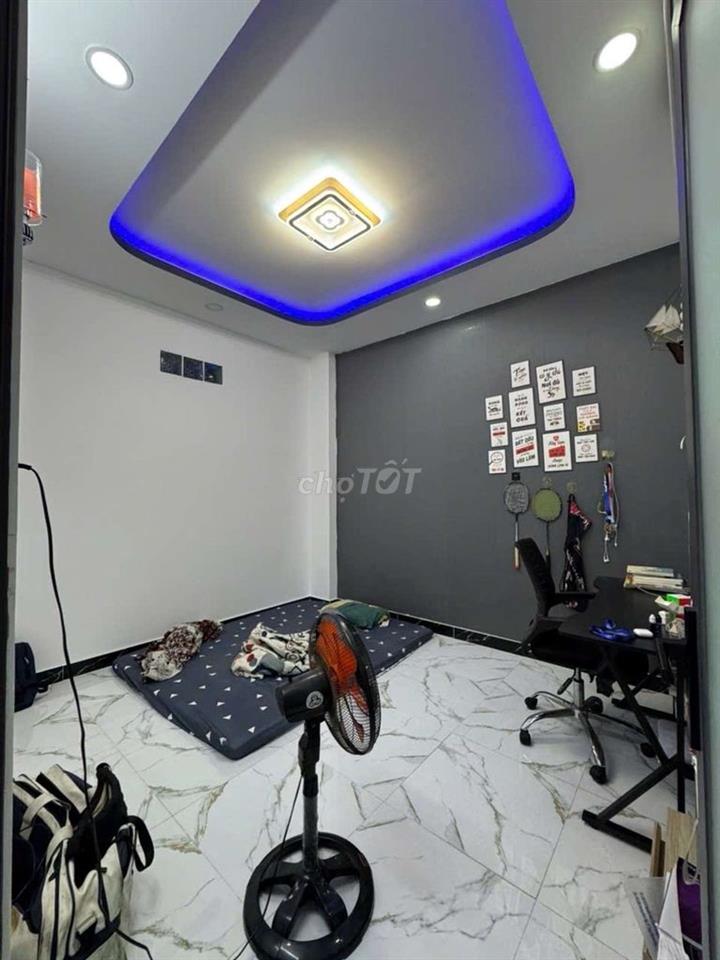 HÓC MÔN NHÀ MỚI - - 100M²( 5.5x17)  - 3 LẦU - HƠN 4 Đ GIÁP Q12 