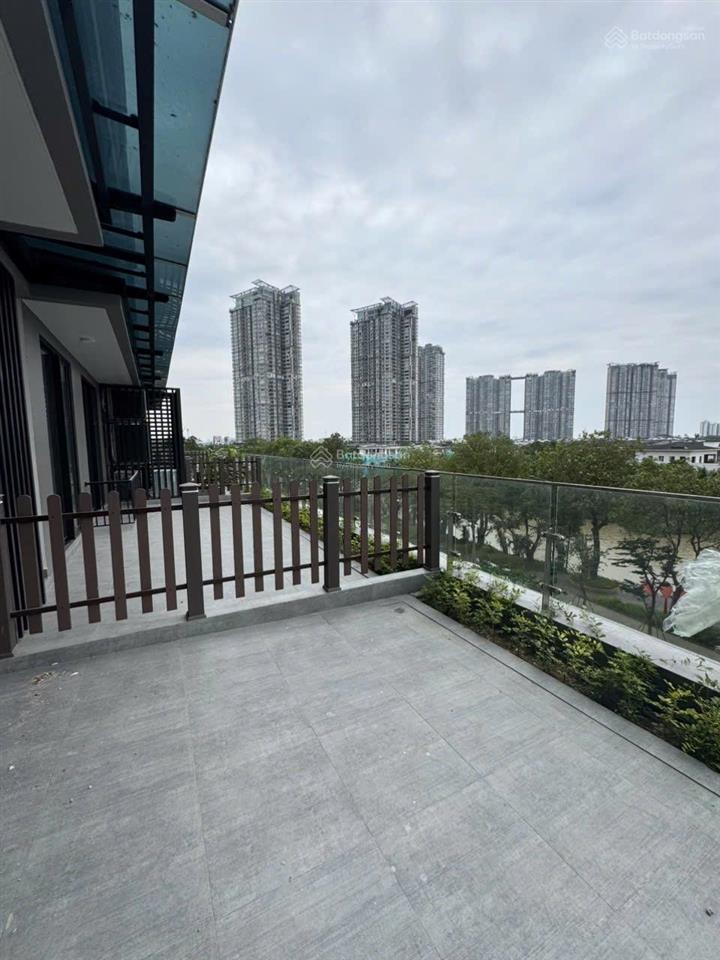 Cần bán căn hộ 2n2vs sân vườn rộng toà sky forest ecopark. 0866 433 ***