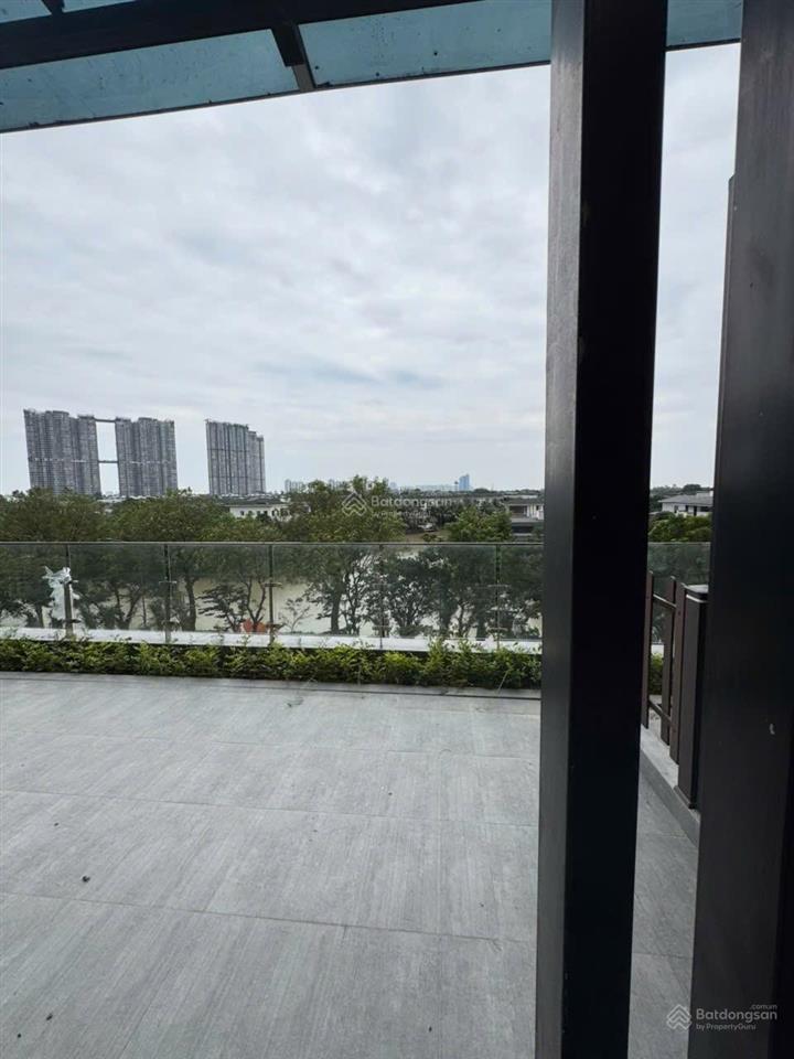 Cần bán căn hộ 2n2vs sân vườn rộng toà sky forest ecopark. 0866 433 ***