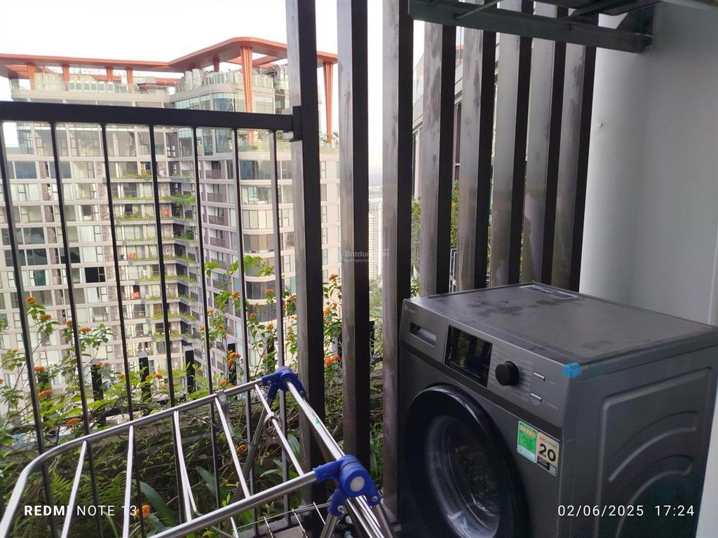 Cần bán căn studio rộng 32m2 tòa l2 landmark ecopark. 0866 433 ***