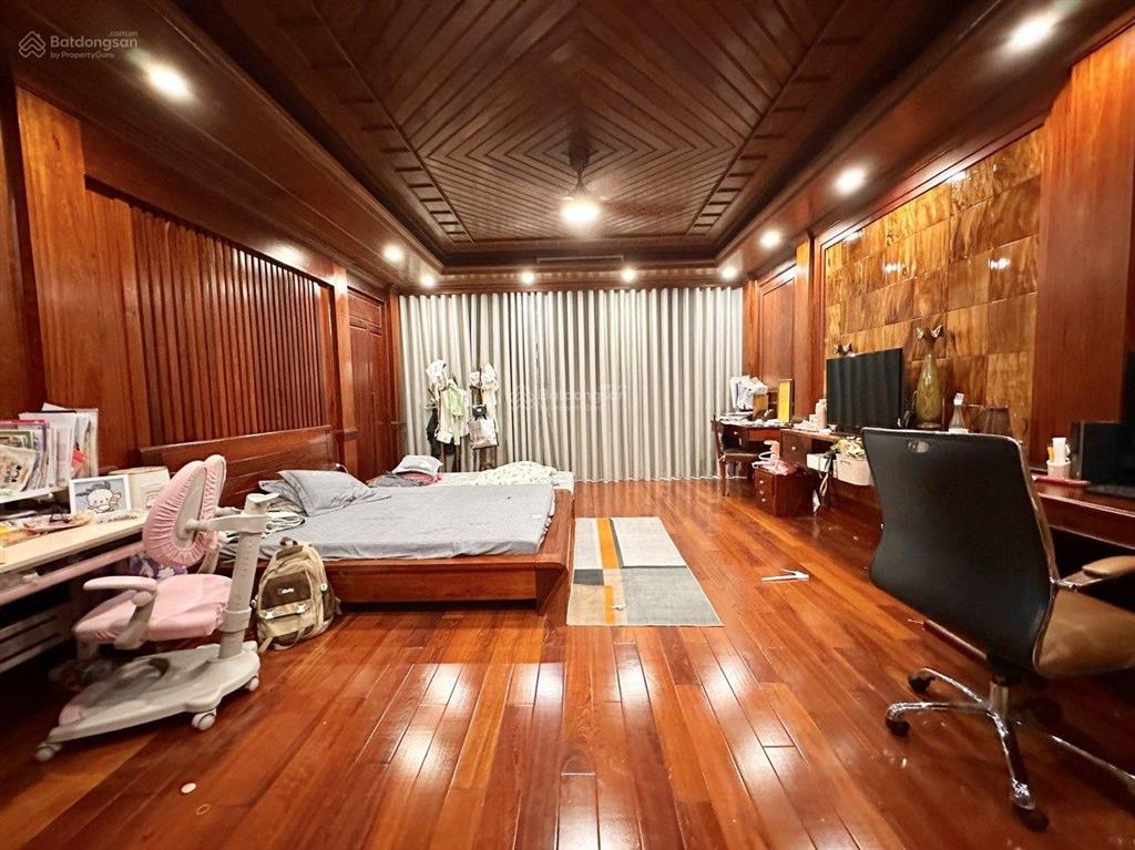 9 tầng, thang máy, 2 mặt phố xe tải tránh, kinh doanh, trung tâm hà nội