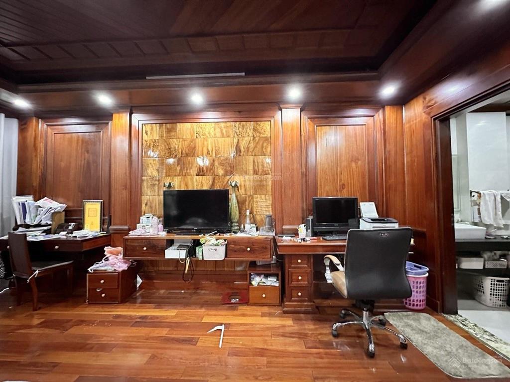 9 tầng, thang máy, 2 mặt phố xe tải tránh, kinh doanh, trung tâm hà nội