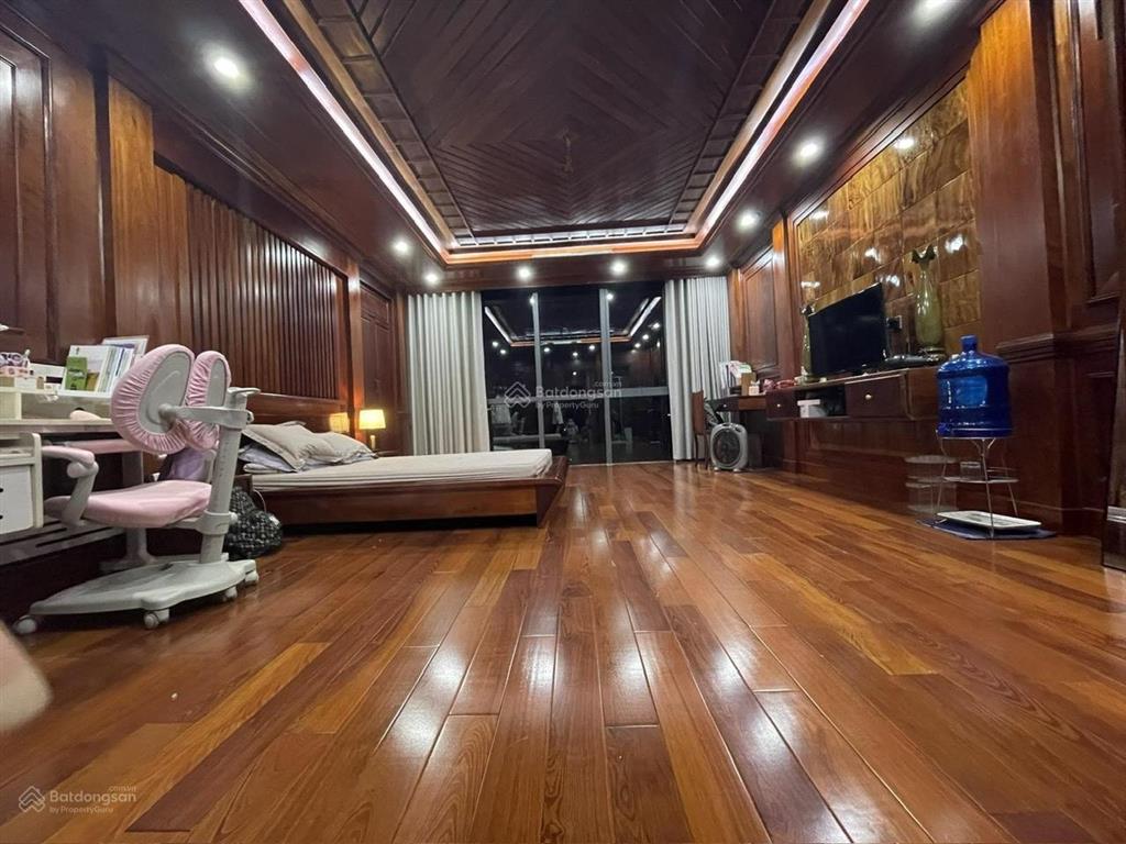 9 tầng, thang máy, 2 mặt phố xe tải tránh, kinh doanh, trung tâm hà nội