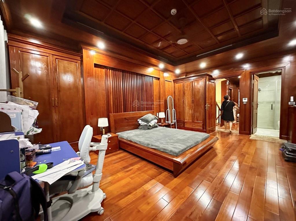 9 tầng, thang máy, 2 mặt phố xe tải tránh, kinh doanh, trung tâm hà nội