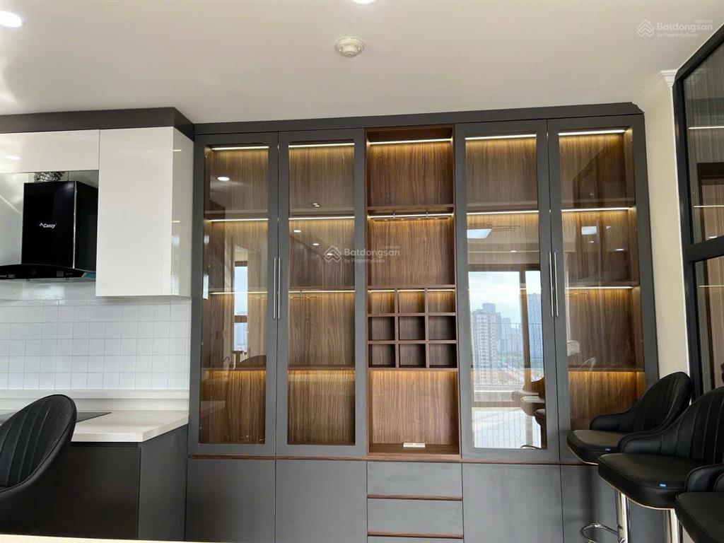 Cần tiền tiêu tết, bán nhanh căn hộ toà c3, 3 ngủ gía 14,9 tỷ có thương lượng. 0857 242 ***