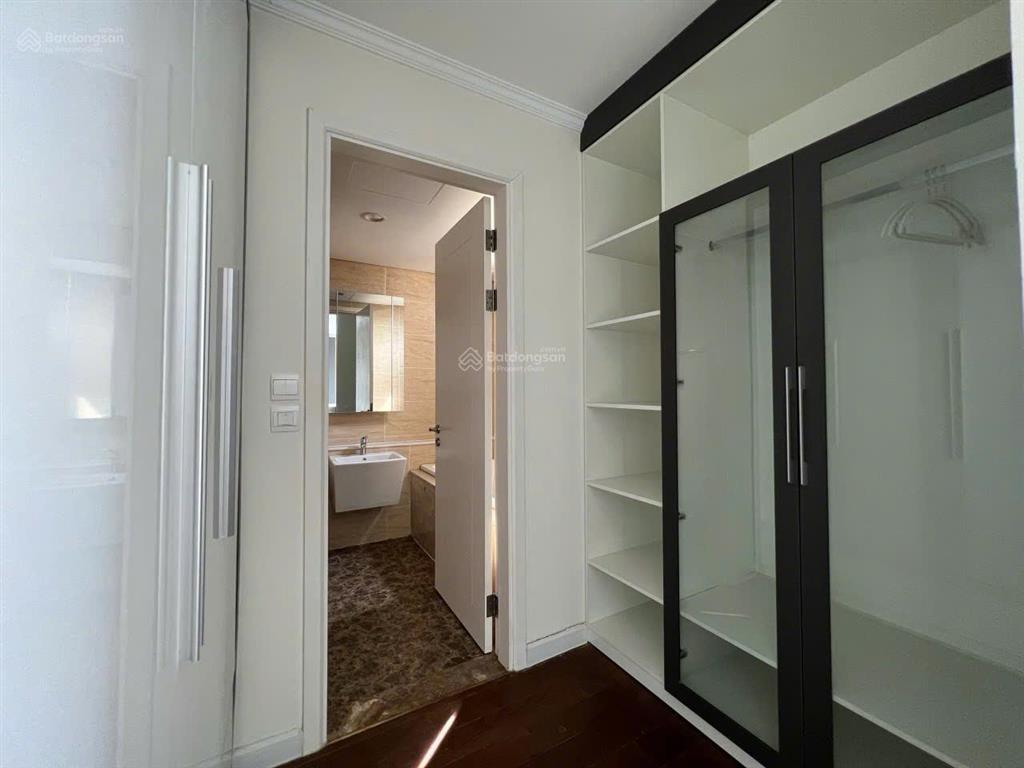 Cần tiền tiêu tết, bán nhanh căn hộ toà c3, 3 ngủ gía 14,9 tỷ có thương lượng. 0857 242 ***