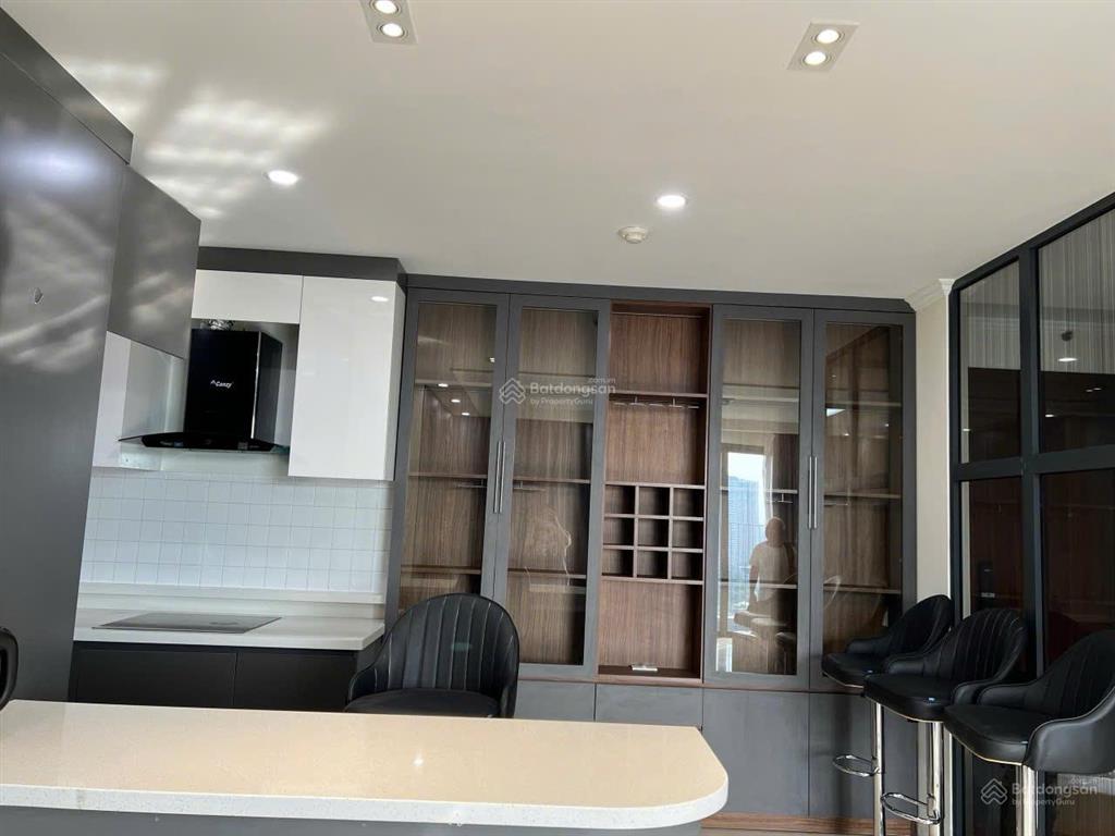 Cần tiền tiêu tết, bán nhanh căn hộ toà c3, 3 ngủ gía 14,9 tỷ có thương lượng. 0857 242 ***