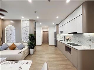 Cho thuê ch 2 ngủ 2 vệ sinh mới làm nội thất, giá 11 triệu, view bể bơi, (hỗ trợ tạm trú, giấy tờ).