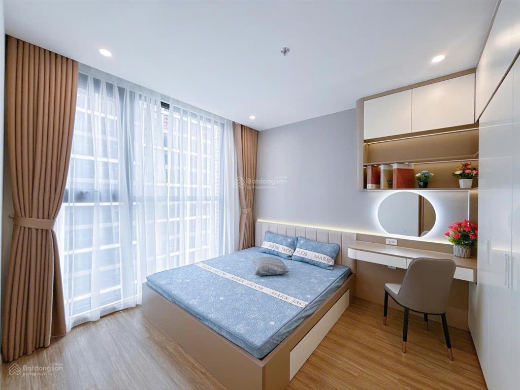 Cho thuê ch 2 ngủ 2 vệ sinh mới làm nội thất, giá 11 triệu, view bể bơi, (hỗ trợ tạm trú, giấy tờ).