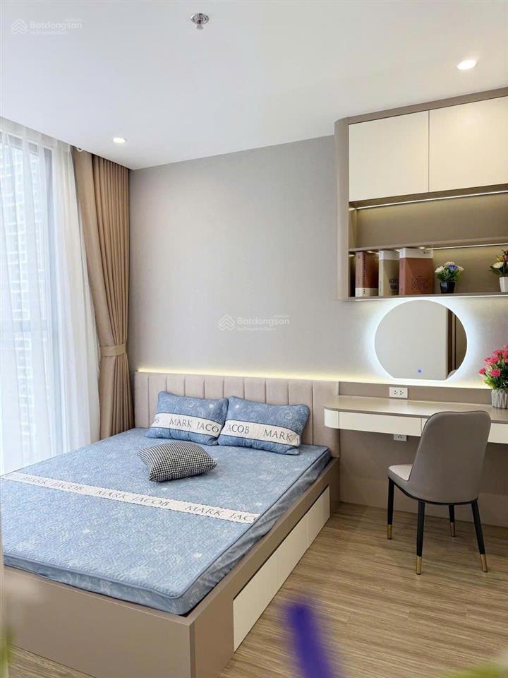 Cho thuê ch 2 ngủ 2 vệ sinh mới làm nội thất, giá 11 triệu, view bể bơi, (hỗ trợ tạm trú, giấy tờ).
