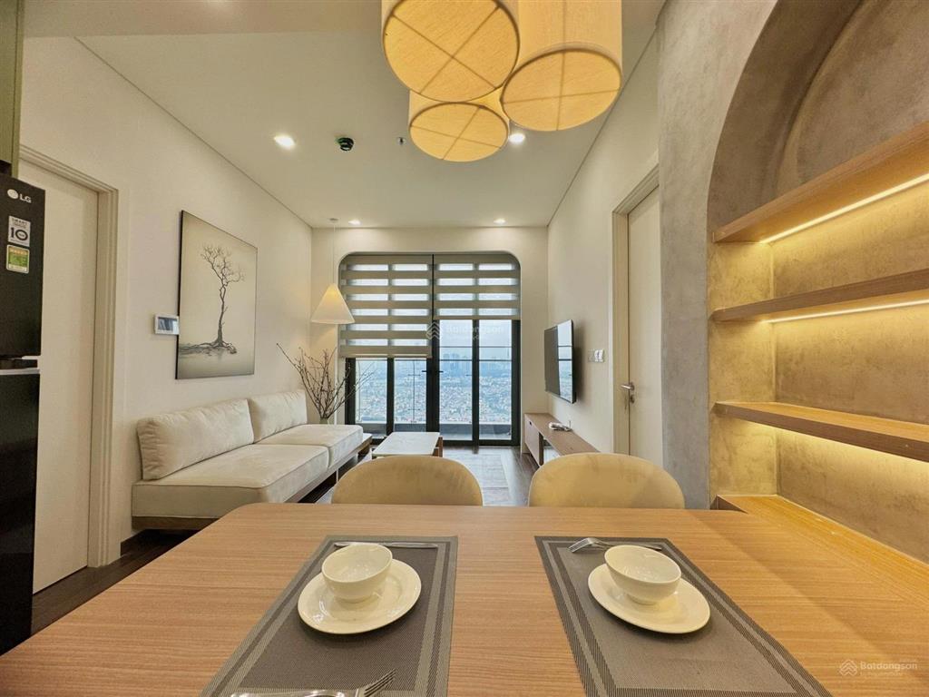 Tôi đi nước ngoài, cần tìm khách thuê căn 2 ngủ 2 vệ sinh full đồ vinhomes smart city, có lốt oto