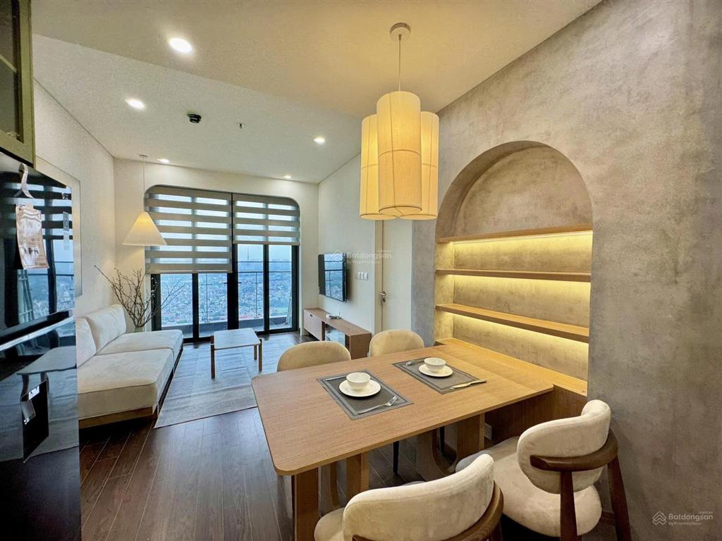 Tôi đi nước ngoài, cần tìm khách thuê căn 2 ngủ 2 vệ sinh full đồ vinhomes smart city, có lốt oto