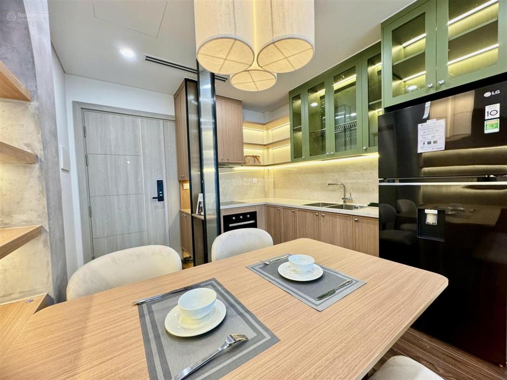 Tôi đi nước ngoài, cần tìm khách thuê căn 2 ngủ 2 vệ sinh full đồ vinhomes smart city, có lốt oto