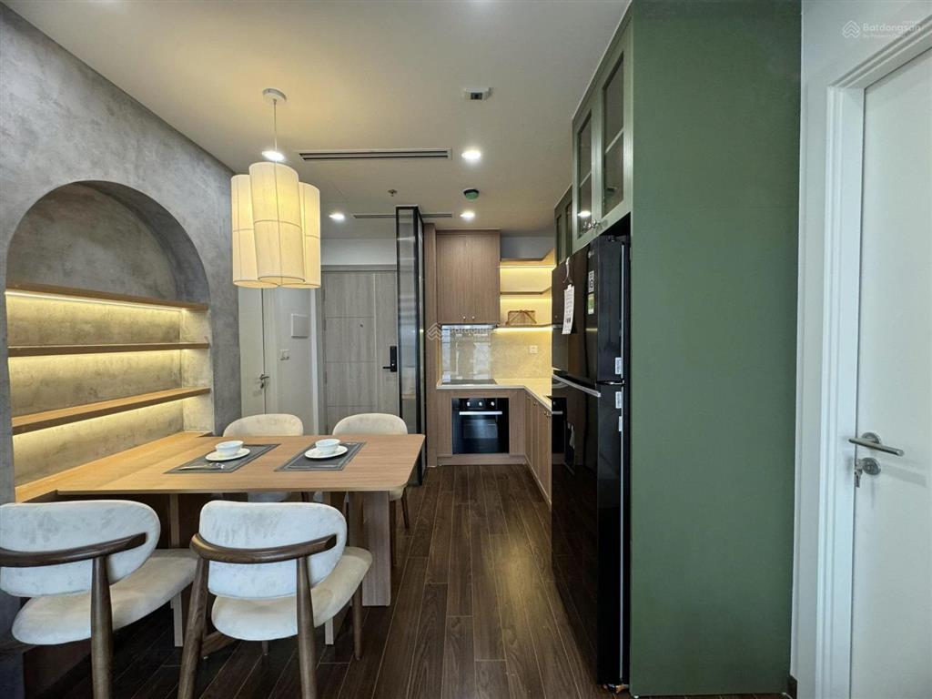 Tôi đi nước ngoài, cần tìm khách thuê căn 2 ngủ 2 vệ sinh full đồ vinhomes smart city, có lốt oto