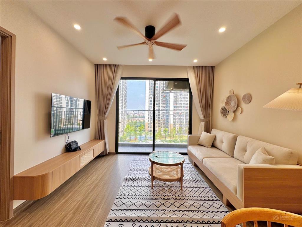 Cho thuê cc cao cấp 100m2 tại the sakura  vinhomes smart city, 17tr/tháng. view bể bơi. 0857 242 ***