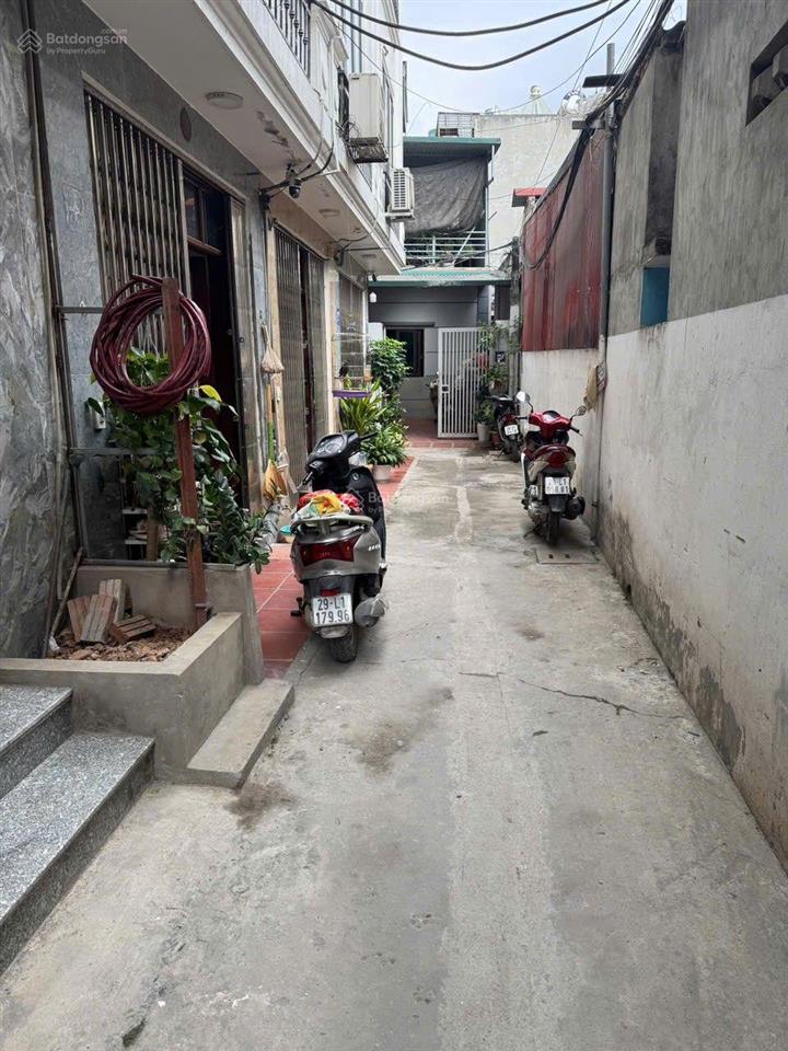 Cầu diễn  nhà đẹp  gần ô tô  ga tàu điện trên cao, đại học công nghiệp.
