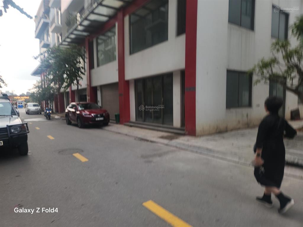 Cần bán nhà 99,2m2. 5 tầng lô góc 3 thoáng tại khai sơn town nguyễn gia bồng long biên 33.66 tỷ
