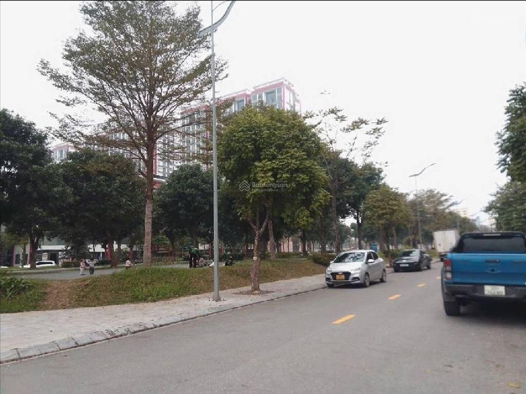 Cần bán nhà 99,2m2. 5 tầng lô góc 3 thoáng tại khai sơn town nguyễn gia bồng long biên 33.66 tỷ