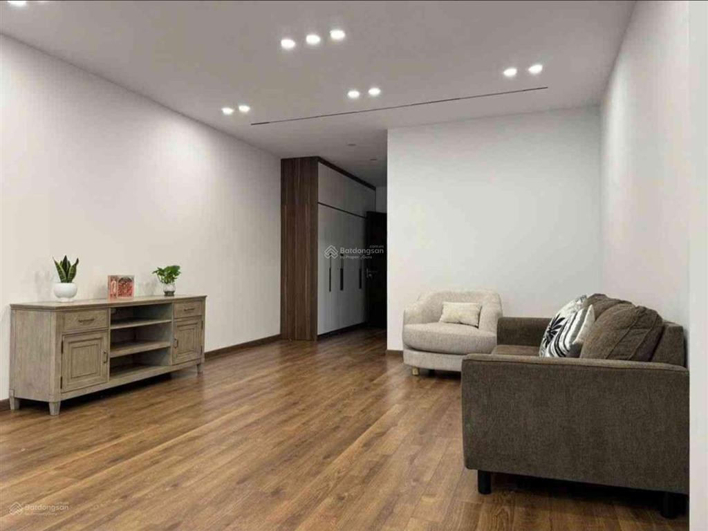 Bán nhà 6 tầng thang máy 78m2 tiền hậu=4,5m. thông ô tô. tại gn 61 nguyễn sơn bồ đề hn. 19.x tỷ tl