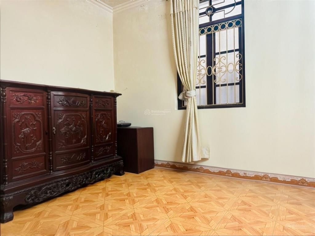 Cần bán nhà 3 tầng 87m2 khu phân lô lâm hạ long biênthông thoangở sướng mt rộng kd tôtnhú 26 tỷ
