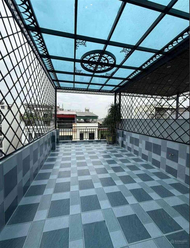 Nhà đẹp 7 tầng thang máy xịn  đường thông ô tô tránh mtkd tốt 22,48 tỷ ngõ 560 nguyễn văn cừ lb