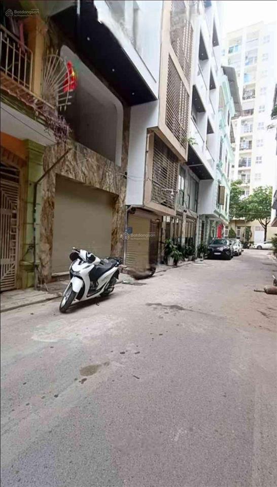 Nhà đẹp 7 tầng thang máy xịn  đường thông ô tô tránh mtkd tốt 22,48 tỷ ngõ 560 nguyễn văn cừ lb