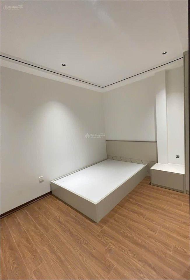 Nhà 6 tầng đẹp 50m2 thang máy xịn nội thất cao cấp tại ngõ 548 nguyễn văn cừ long biên 15.* tỷ