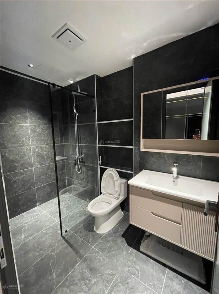 Nhà 6 tầng đẹp 50m2 thang máy xịn nội thất cao cấp tại ngõ 548 nguyễn văn cừ long biên 15.* tỷ