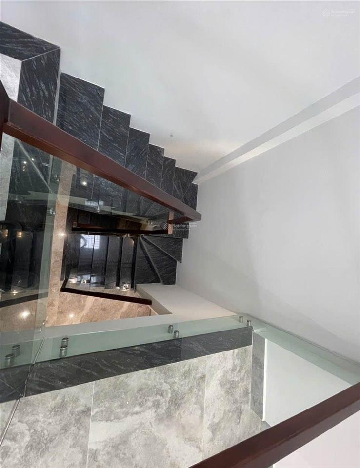 Nhà 6 tầng đẹp 50m2 thang máy xịn nội thất cao cấp tại ngõ 548 nguyễn văn cừ long biên 15.* tỷ