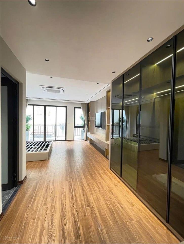 Nhà 6 tầng đẹp 50m2 thang máy xịn nội thất cao cấp tại ngõ 548 nguyễn văn cừ long biên 15.* tỷ