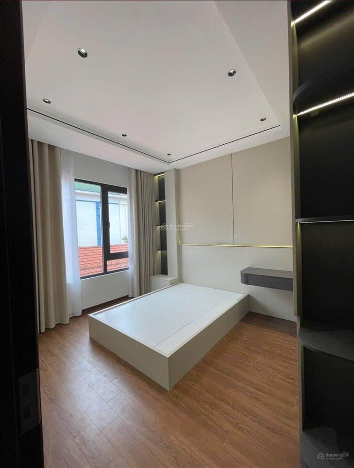 Nhà 6 tầng đẹp 50m2 thang máy xịn nội thất cao cấp tại ngõ 548 nguyễn văn cừ long biên 15.* tỷ