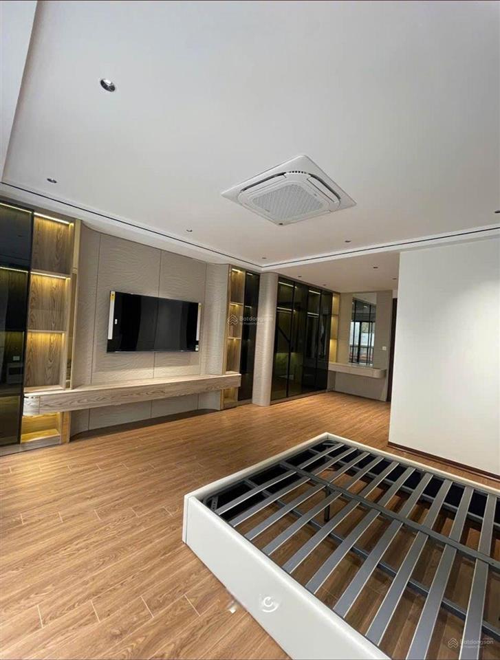 Nhà 6 tầng đẹp 50m2 thang máy xịn nội thất cao cấp tại ngõ 548 nguyễn văn cừ long biên 15.* tỷ