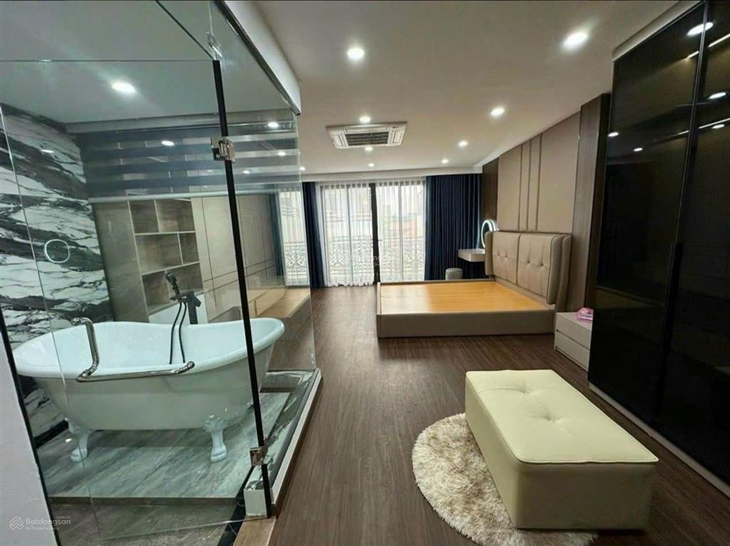Bán nhà 6 tầng 54m2 thang máy gn 554 nguyễn văn cừ long biên hà nội nhú 20 tỷ xíu có thương lượng
