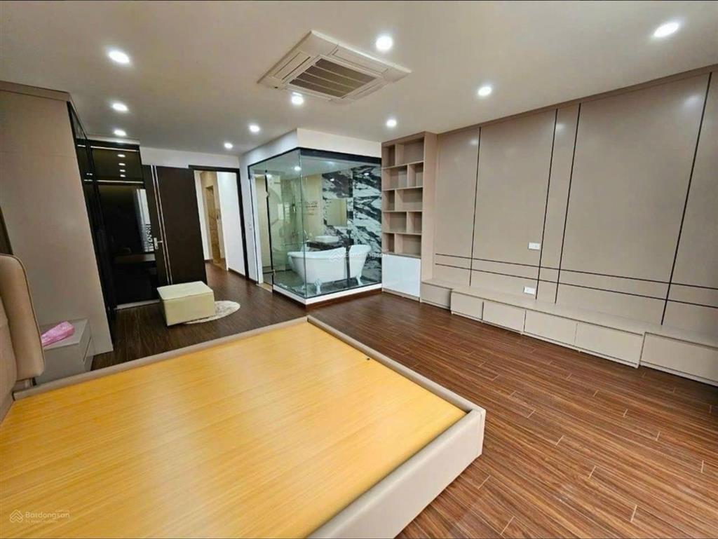Bán nhà 6 tầng 54m2 thang máy gn 554 nguyễn văn cừ long biên hà nội nhú 20 tỷ xíu có thương lượng